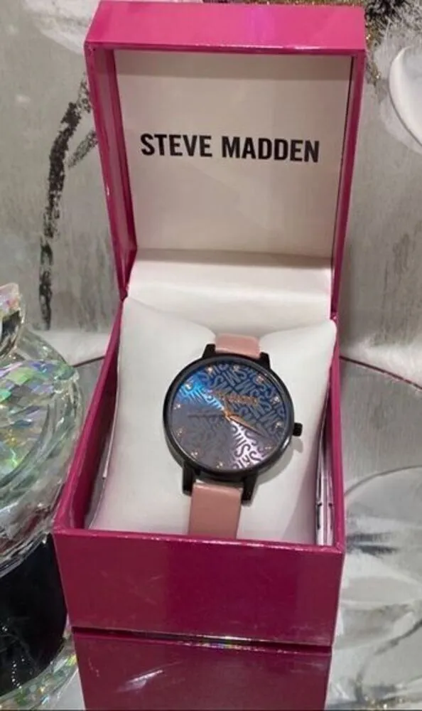 đ
şSTEVE MaddenâPink Womanâs Watch