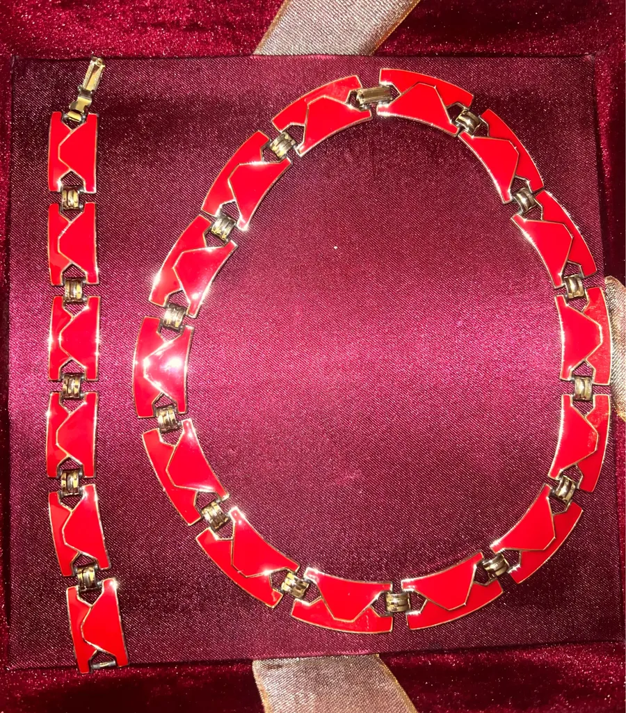 Red Necklace + Bracelet Set