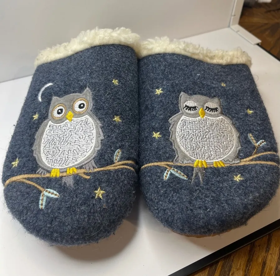 Lands End Womens Owl Embroidered Wool Blend Felt Scuff Slippers Navy Blue