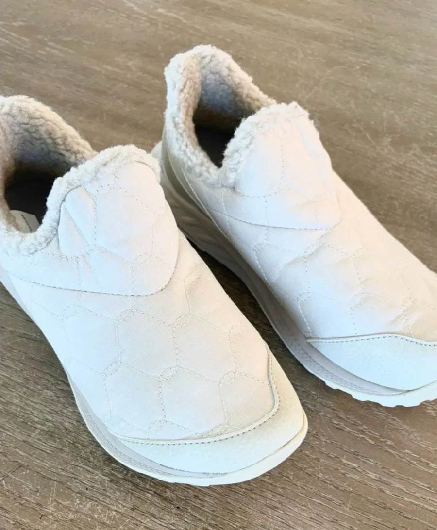 Merrell White Quilted Slip On Shoes Vibram Sole Fleece Size 6