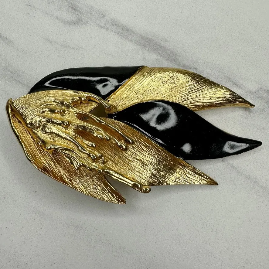 Vintage Gold Tone Black Enamel Leaf Belt Buckle Single Piece Textured Sculptural