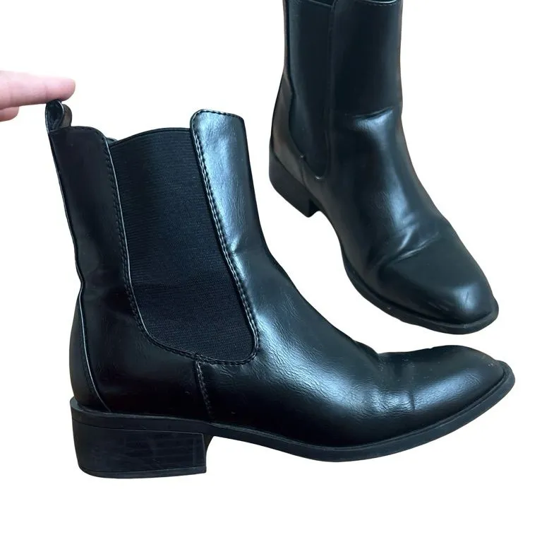 JustFab Black Ankle Booties