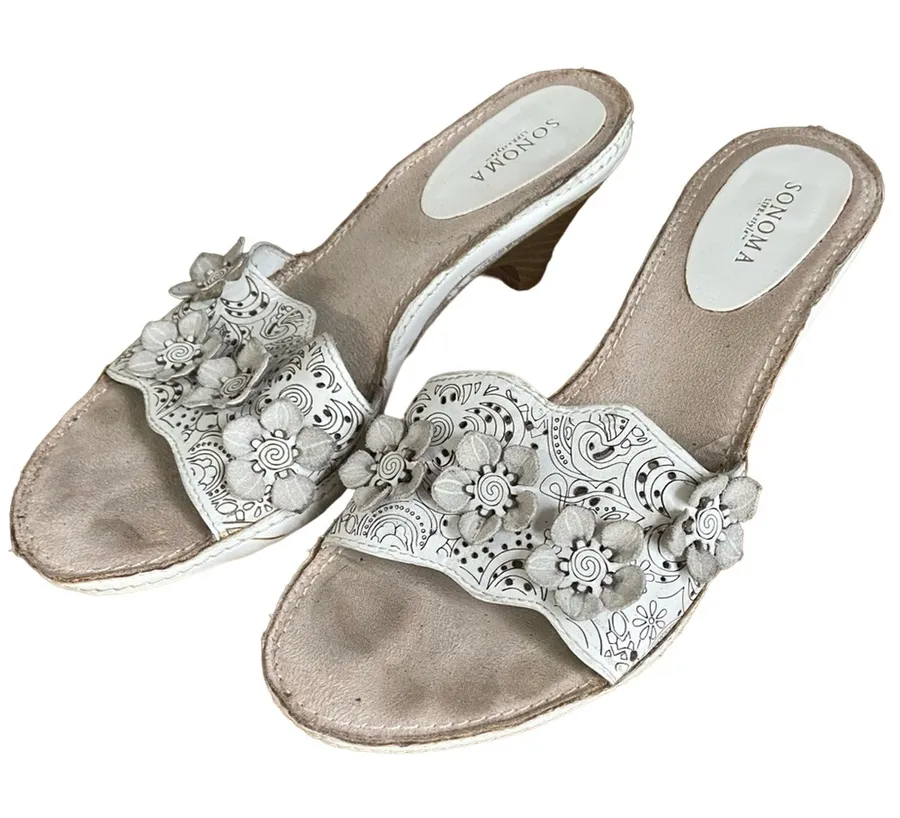 Sonoma Cheeky White Leather Floral Wedge Heels Sz 7 Sandals Boho Pyrography !