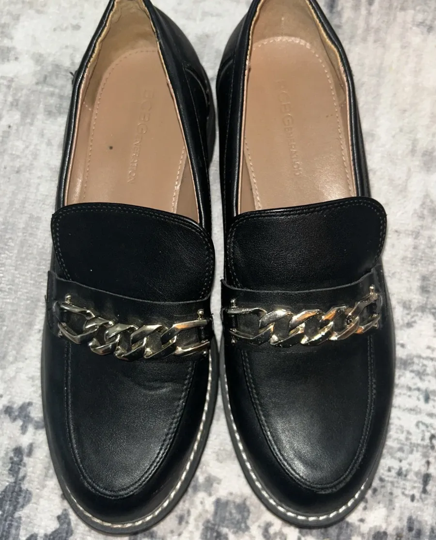 BCBGENERATION Tinaa Curb Chain Loafers In Black Size 9M