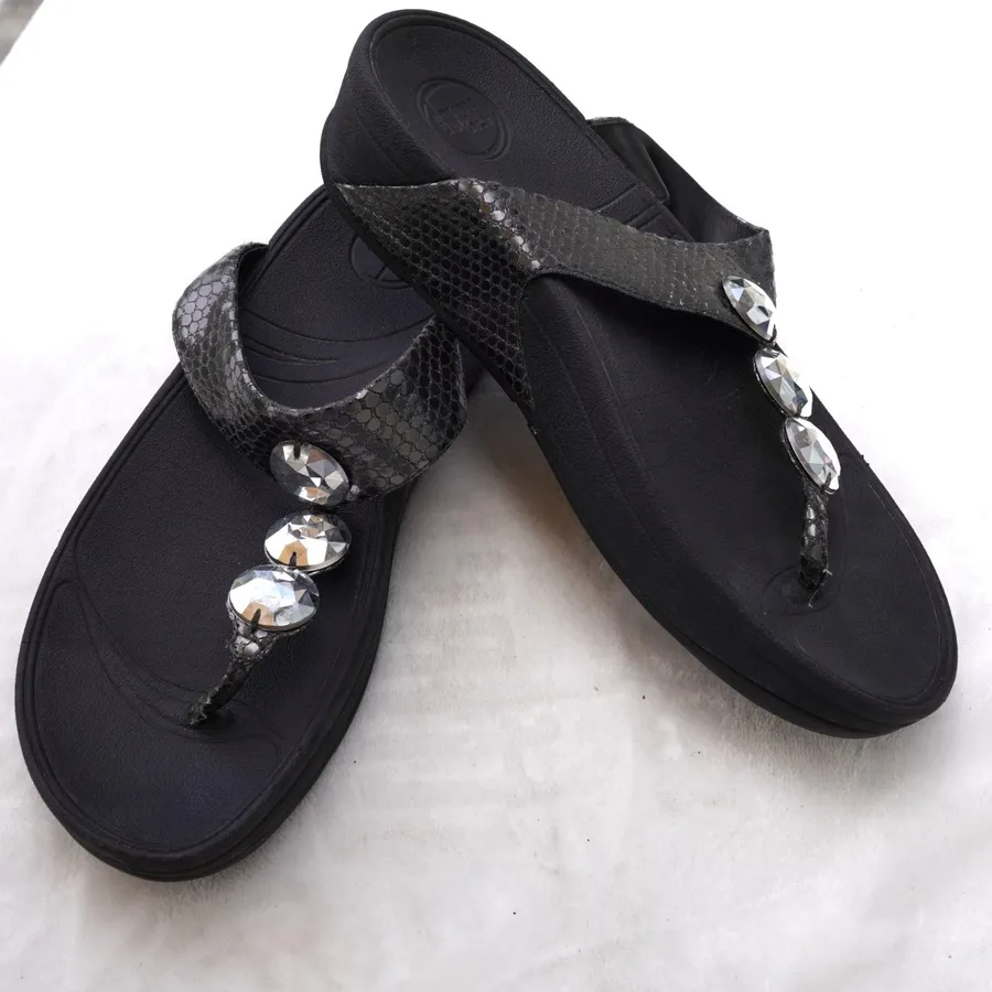 FitFlop Black Jeweled Snake Print Thong Sandals US 8 Glam Comfort Slides