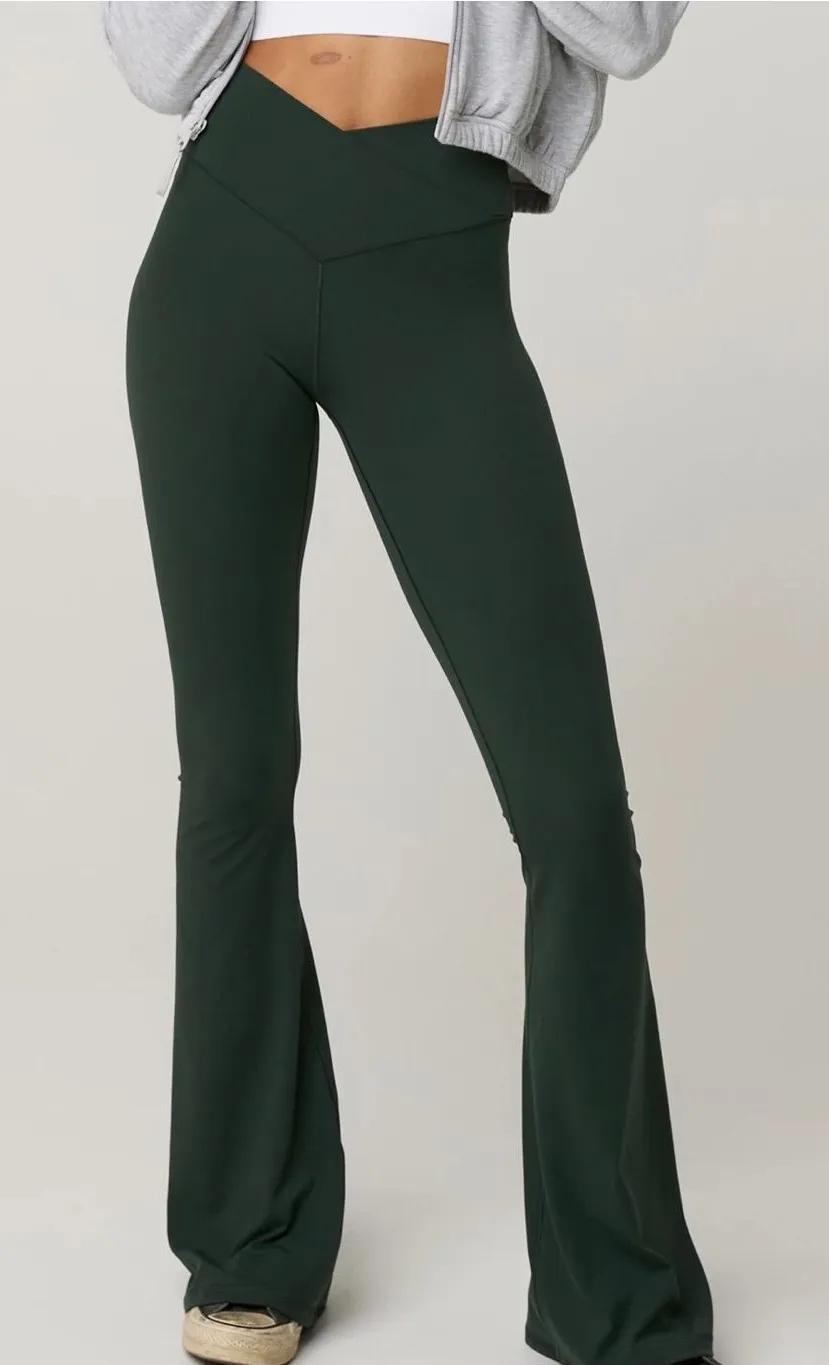 High-Rise Flare Leggings in Dark Green