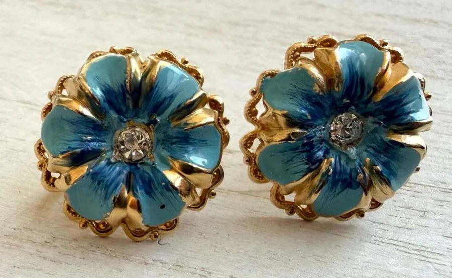 Vintage Blue Enamel Flower screw back Earrings Blue