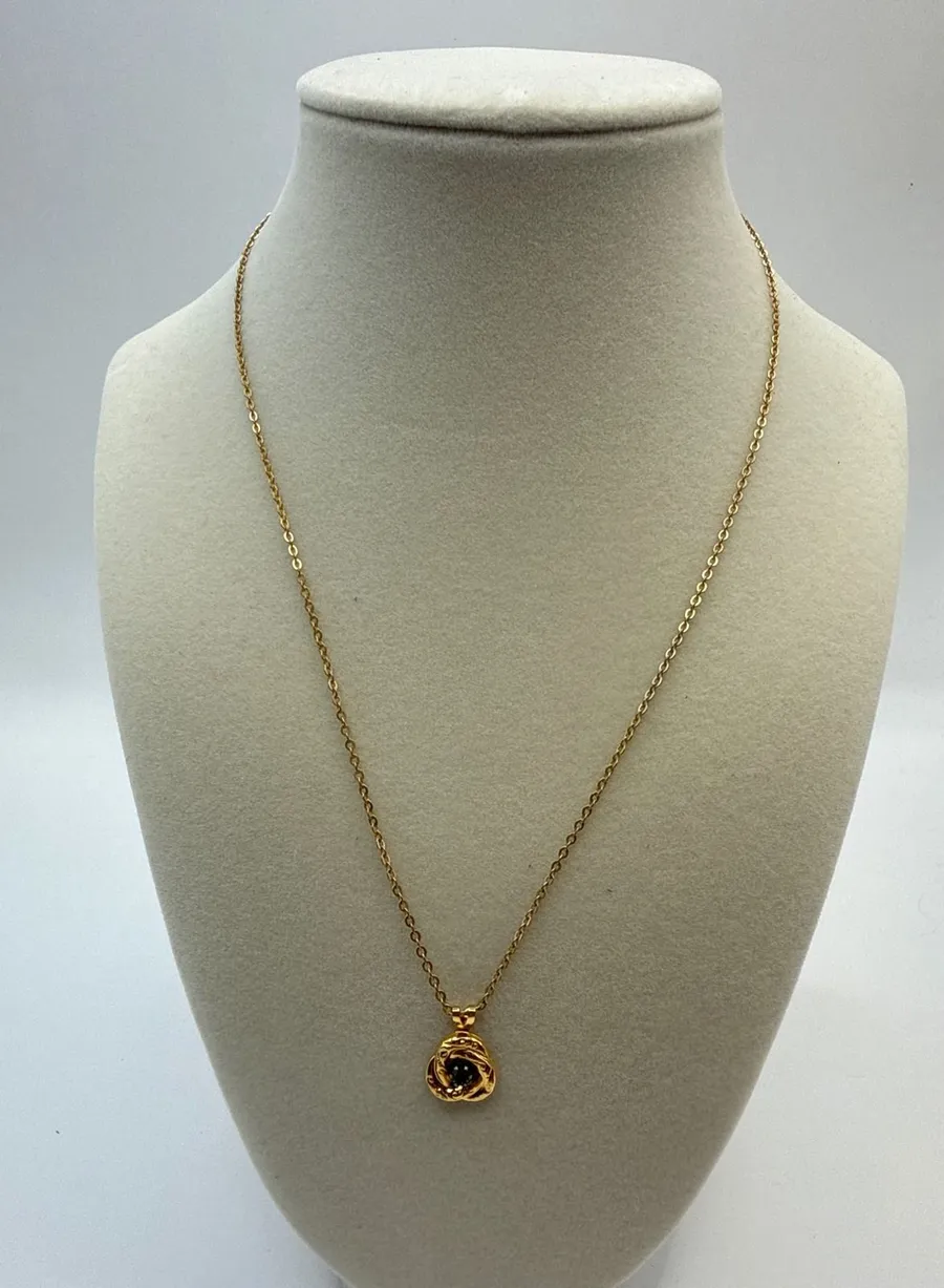 Vintage Gold Tone Knot Pndant Necklace Emerald Green Crystal Ornate Scroll Chain