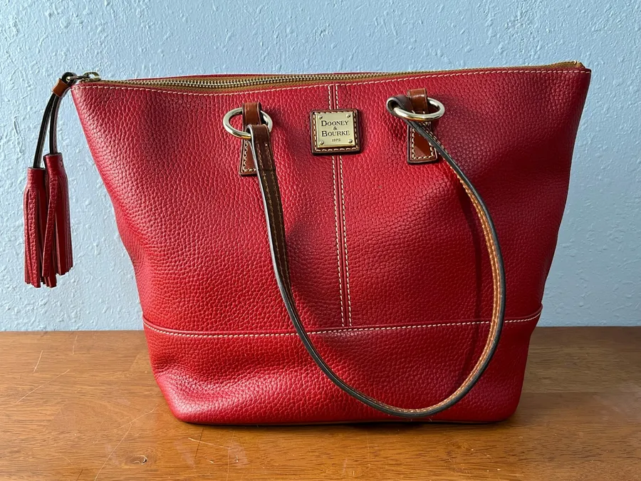 VTG Dooney & Bourke Red Pebble Leather Shoulder Tote Bag Y2K Leather Tassel