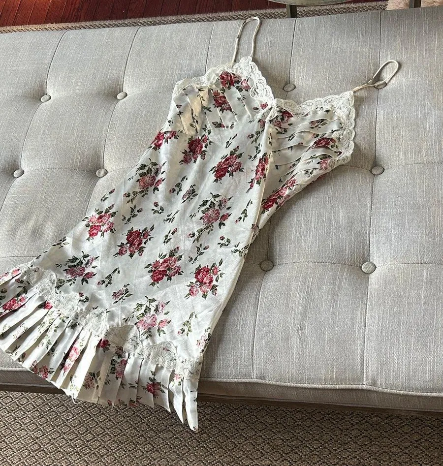 Non Signe Vintage Floral Satin Slip Dress with Lace Pleated Trim Size Medium White