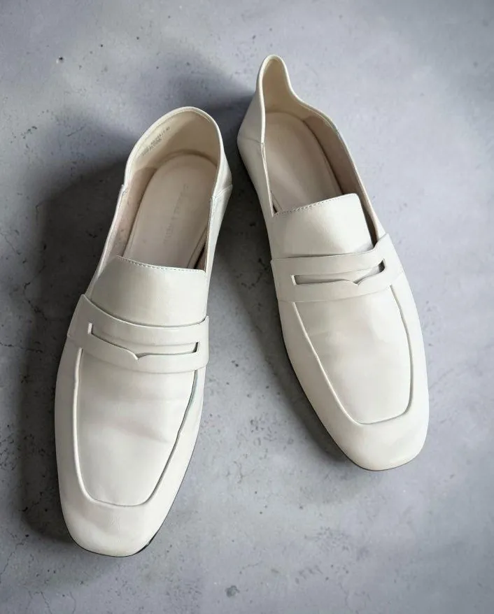 CHARLES & KEITH White Leather Loafers Flats Size 40 / US 10