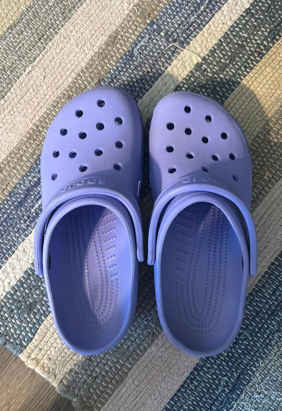 woman’s crocs