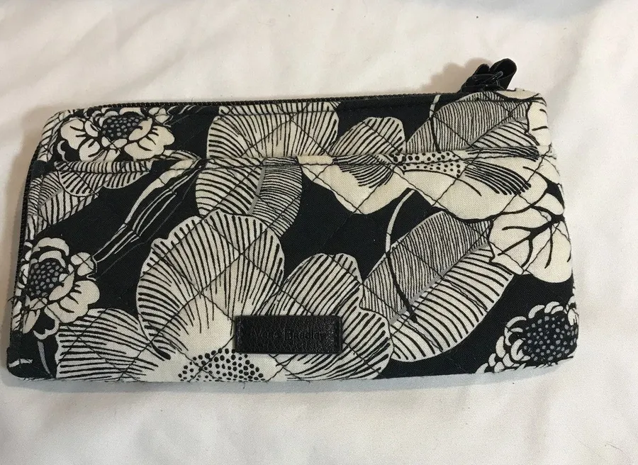 Vera Bradley Retired Bedford Blooms Wallet