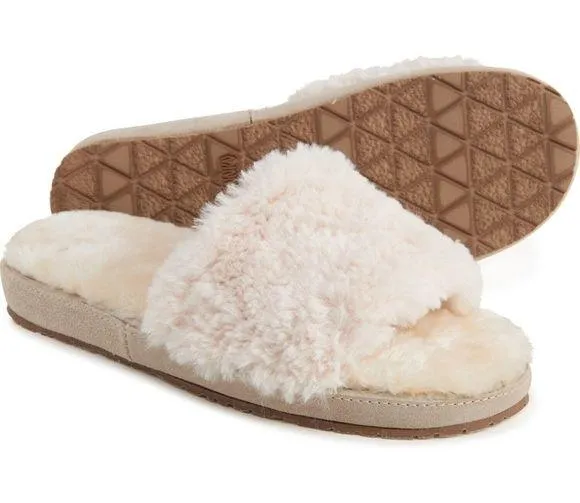Minnetonka Indoor/Outdoor Cream Cozy Fur Cushioned Slide Slippers