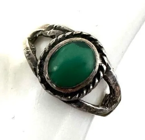 Sterling silver green stone ring Silver
