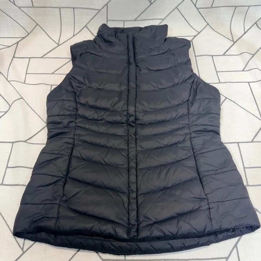 The North Face 550 Down Puffer Vest Small Black Quilted Full Zip Insulated