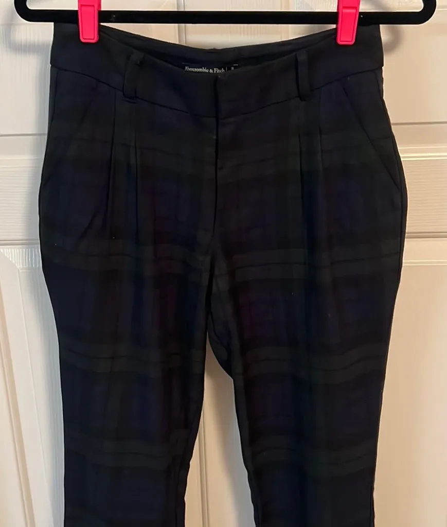 Abercrombie women’s pleated trousers