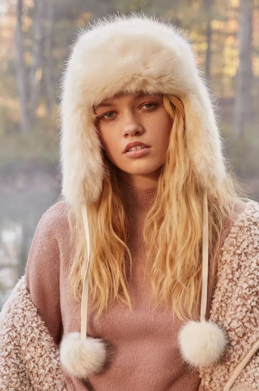 Urban Outfitters Fuzzy Faux Fur Trapper Hat White Acrylic Boho Outdoor Balls