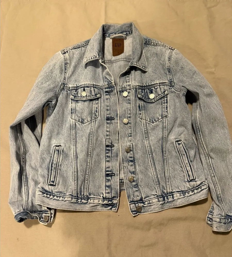 Gap Women's Denim Jean Jacket Acid Light Wash Classic Size M Spring Summer