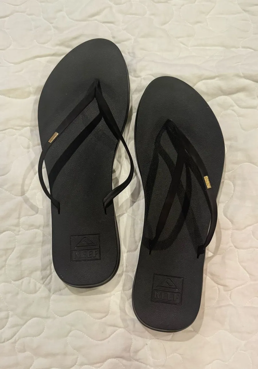 Reef Black Flip-Flops Women’s 8