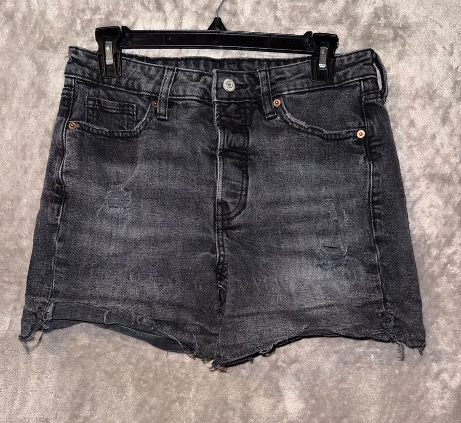 Old Navy O.G. Straight High-Rise Secret-Smooth Pocket Denim Shorts Size 6