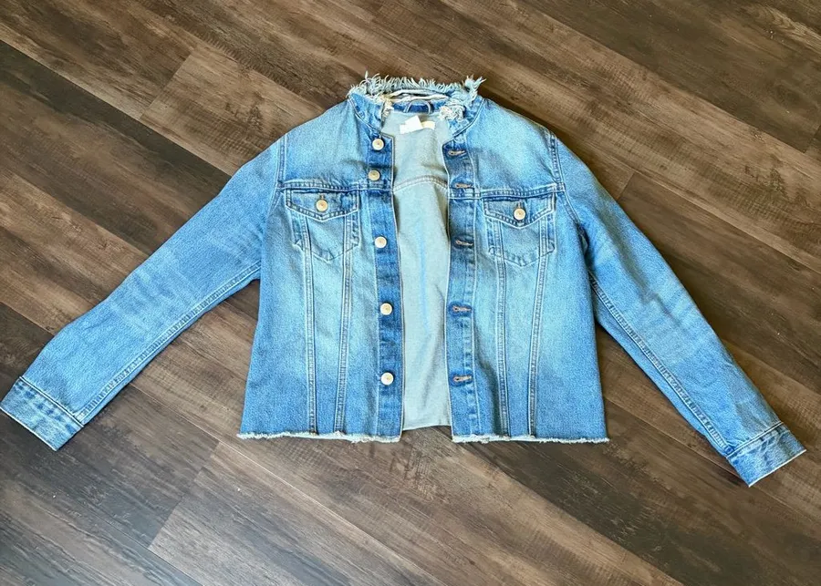 H&M Light Blue Frayed Collar Denim Jacket size 10