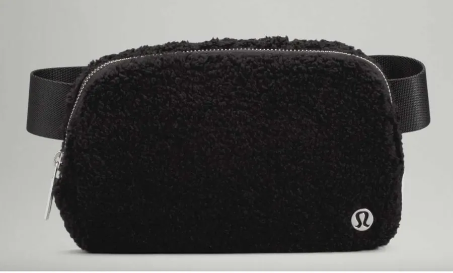 LULULEMON Everywhere Fleece Belt Bag Black