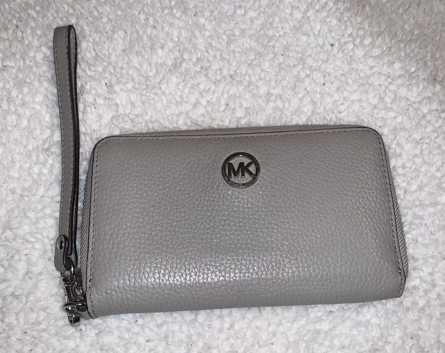 Pebble Leather Wallet