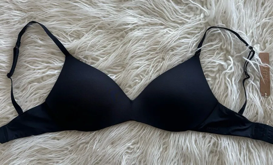 Skims Wireless Form Pushup Plunge Bra Onyx Size 32D