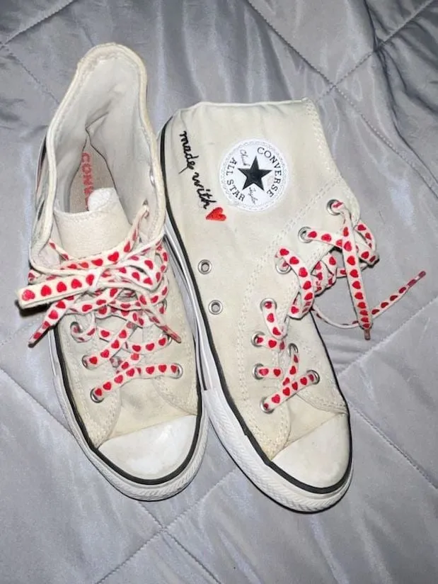 Converse Chuck Taylor High Top – Custom Heart “Love” Design – Women’s 6 / Men’s