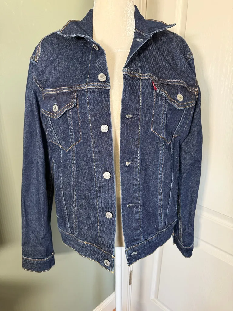 Levi’s Dark Wash Denim Trucker Jacket Oversized Fit Size S