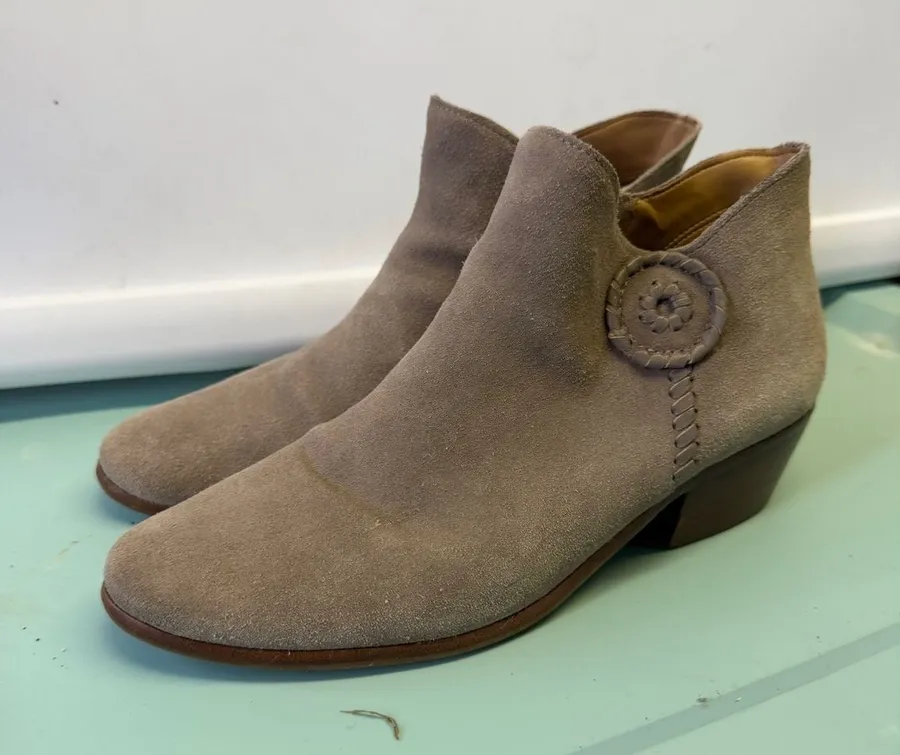Jack Rogers Women's Beige Suede Ankle Boots Size 10M