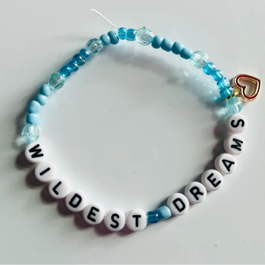 Taylor Swift Friendship Bracelet Eras Tour 1989 Wildest Dreams