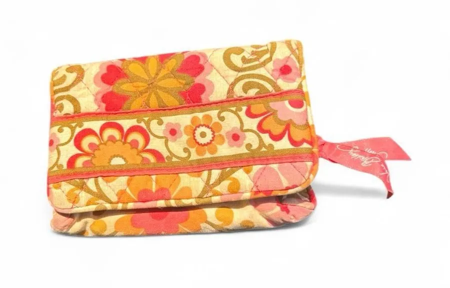 Vera Bradley Quilted Cotton Kisslock Wallet Floral Retro Kitschy Wallet 70 Style