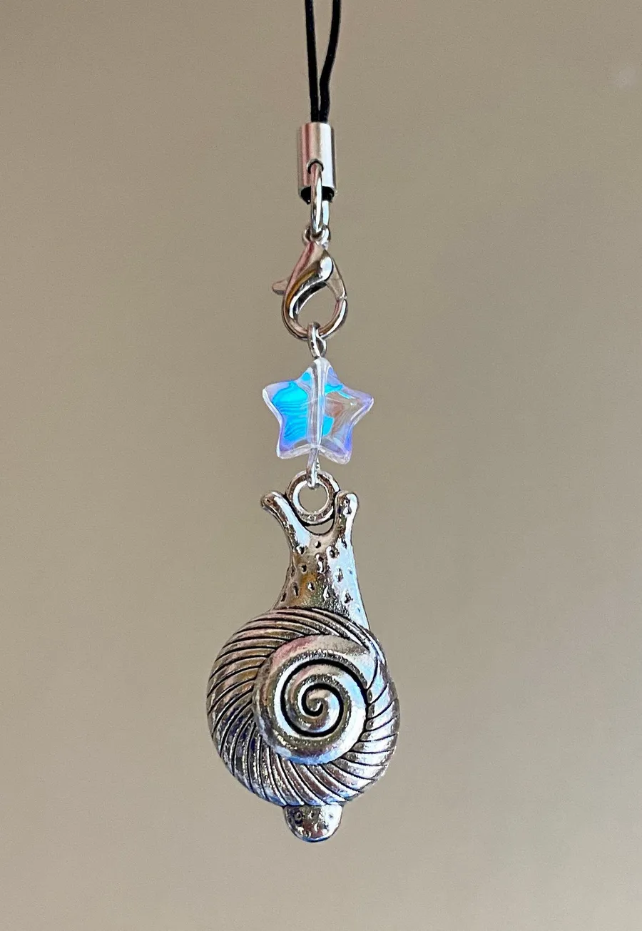 Kawaii funky snail phone charm/keychain/bag accessory/car display🐌🌼🍃🌀