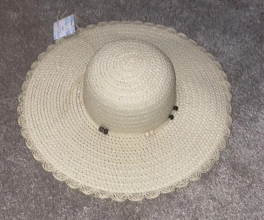 New cream sun scalloped cottage style beach hat Brown