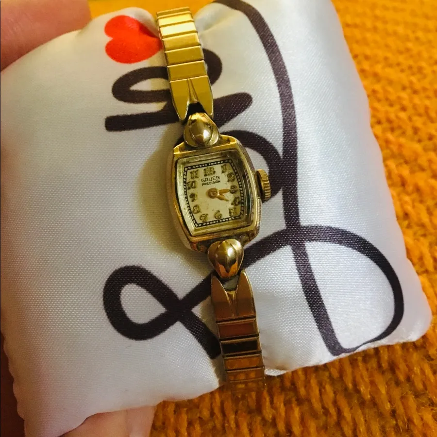 Vintage GRUEN cocktail watch ☀️☀️☀️ Gold