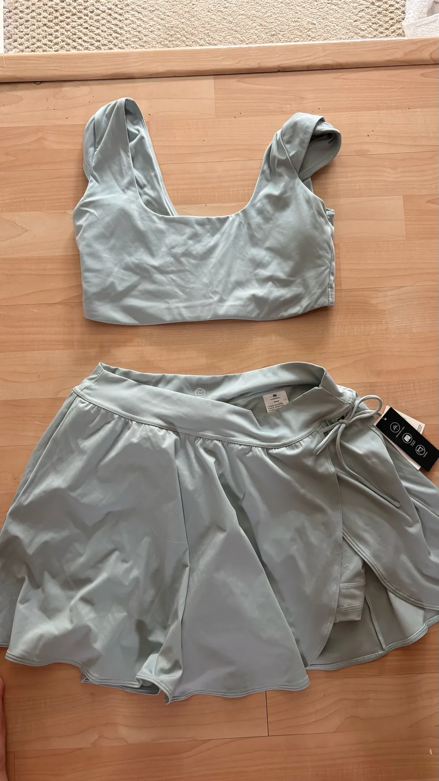 Gilly Hicks Set