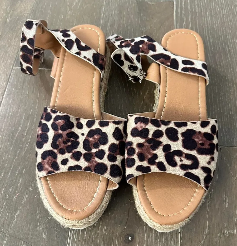 Cheetah open toe ankle strap espadrille sandals flat low platform women 8.5 shoe Brown