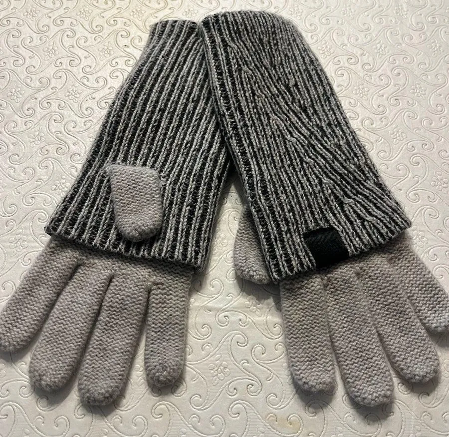 The North Face 100% cashmere unisex size XS cryos grey cuff gloves NWOT