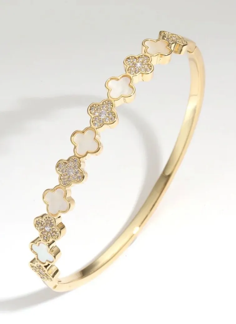 Elegant Gold Clover Bangle