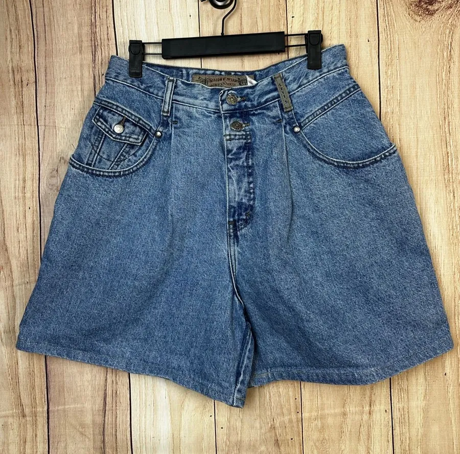 Women’s Levi's 900 Series Vintage High-Waist Blue Denim Shorts