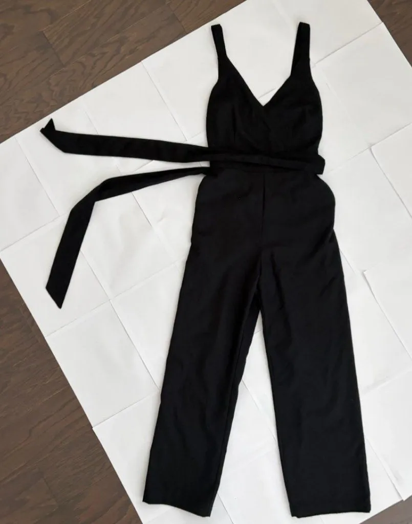 Abercrombie & Fitch Black Cropped Jumpsuit with Waist Tie