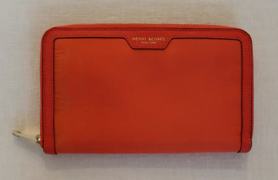 Henri Bendel Wallet