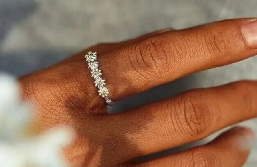 Delicate Daisy Flower Ring Silver Size none