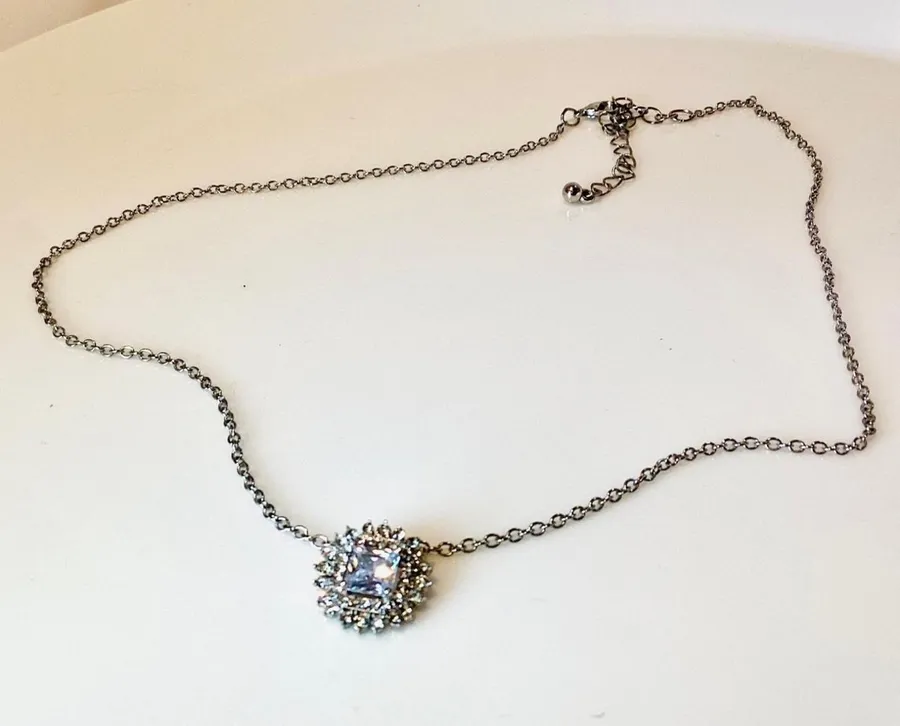 Crystal Flower Necklace Silver