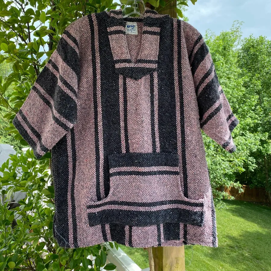 Vintage 5Focus Cotton Blend Pink & Gray Short Sleeve Mexican Baja Poncho Size M