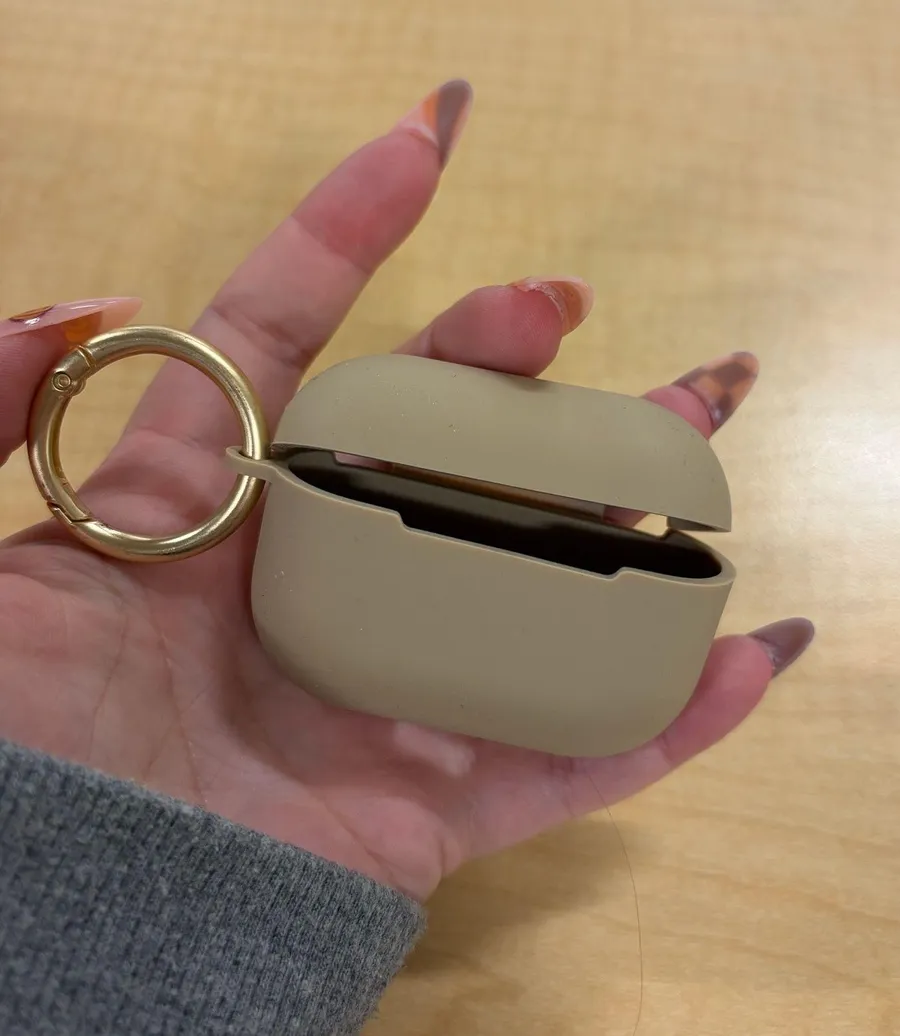 Apple AirPods Pro 2nd Generation case with clip