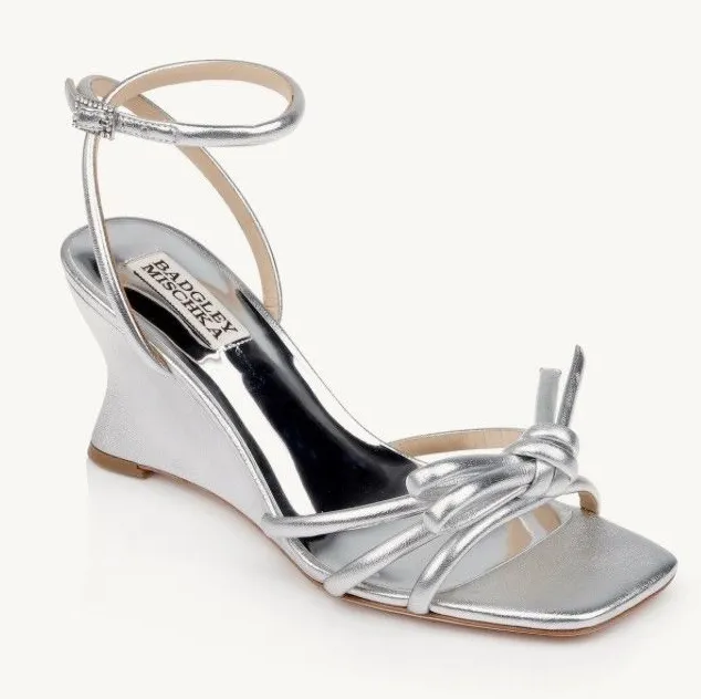 Jewel Badgley Mischka LEXIE Wedge Wedding Party Sandal, Silver Size 9.5