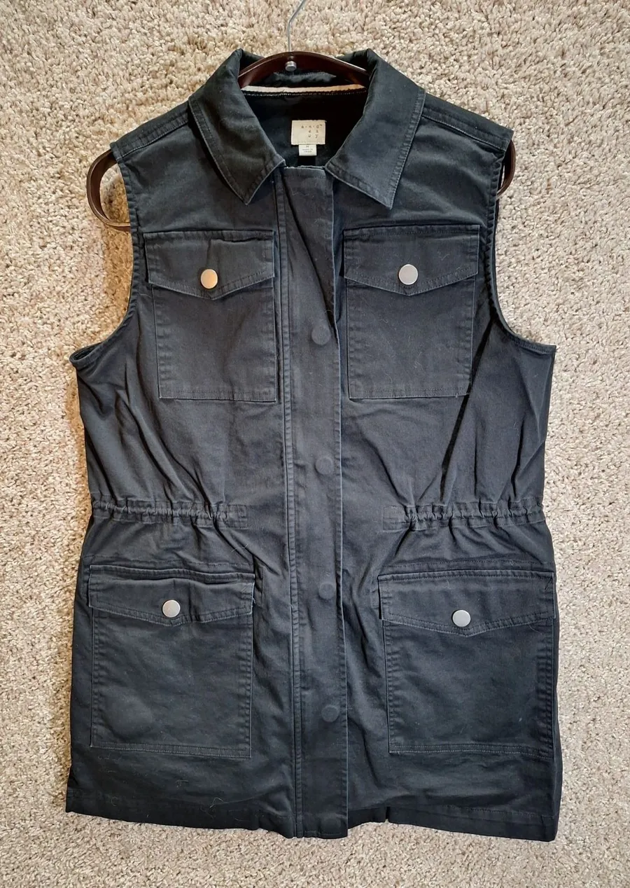 A New Day Utility Vest Womens Medium Black Pockets Cinched Waist Snap Inside Zip